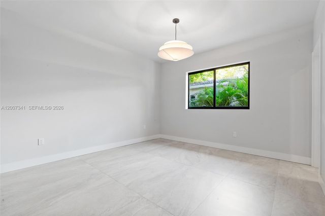 550 S Shore Dr, Miami Beach, FL 33141