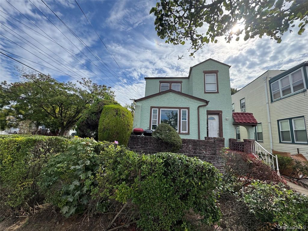 135-01 232 Street, Laurelton, NY 11413