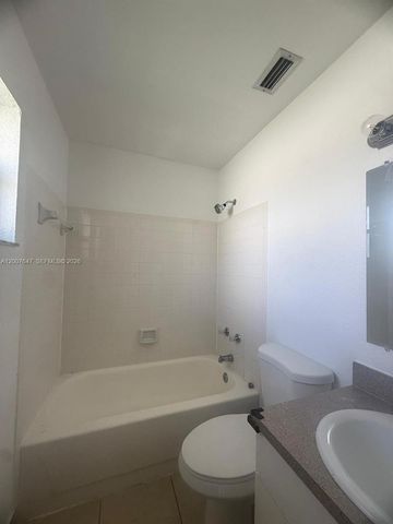 1004 San Remo Cir, Homestead, FL 33035