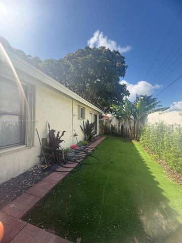 1004 San Remo Cir, Homestead, FL 33035