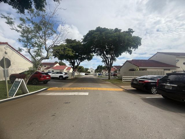 1004 San Remo Cir, Homestead, FL 33035
