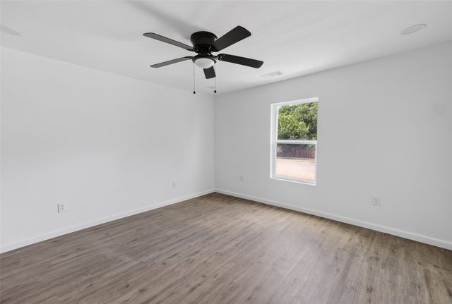 1212 E Ramsey Avenue, Fort Worth, TX 76104