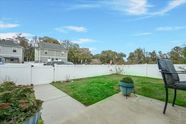 3995 Four Poles Park Drive, North Charleston, SC 29405
