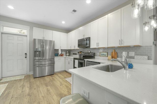 3995 Four Poles Park Drive, North Charleston, SC 29405