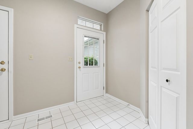 1479 Walnut Hill Avenue, St. Charles, IL 60174
