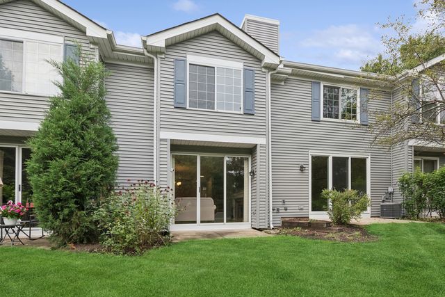 1479 Walnut Hill Avenue, St. Charles, IL 60174