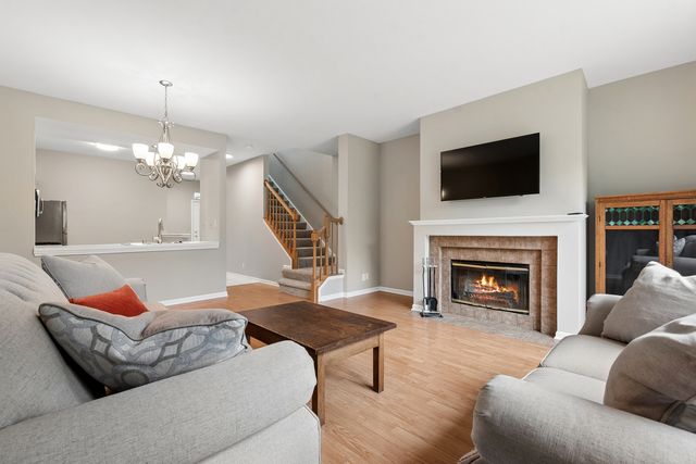 1479 Walnut Hill Avenue, St. Charles, IL 60174
