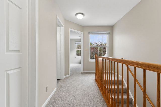 1479 Walnut Hill Avenue, St. Charles, IL 60174