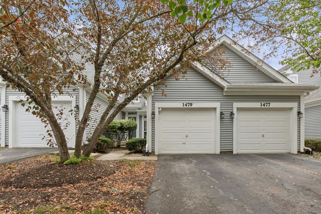 1479 Walnut Hill Avenue, St. Charles, IL 60174
