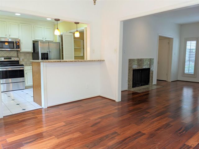 11711 Memorial Drive 133, Houston, TX 77024