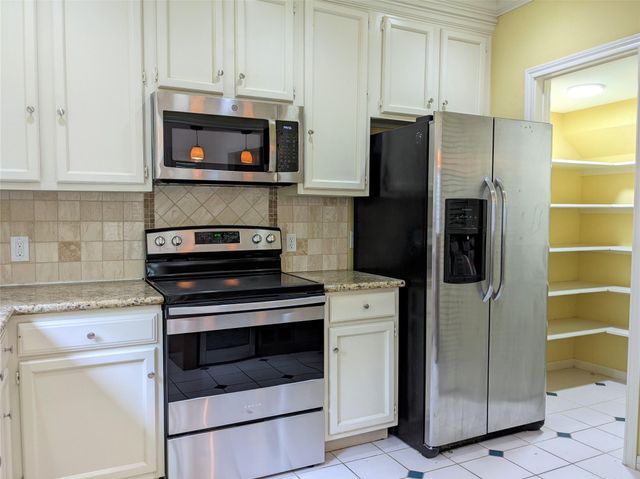 11711 Memorial Drive 133, Houston, TX 77024