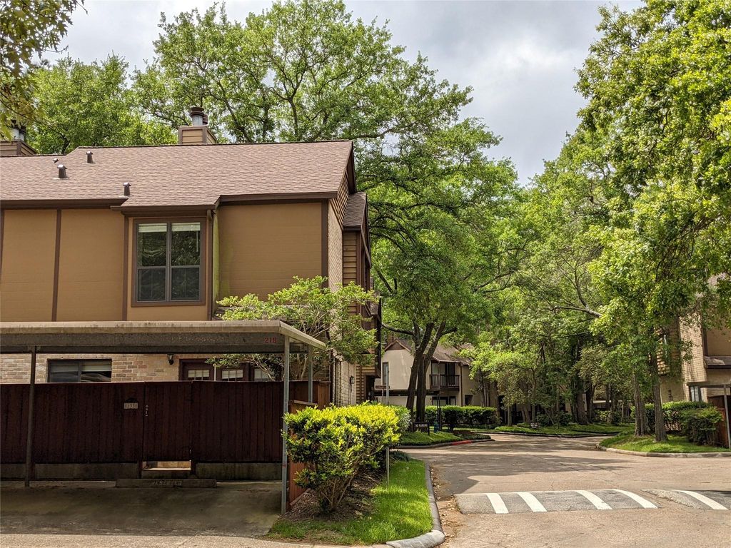 11711 Memorial Drive 133, Houston, TX 77024