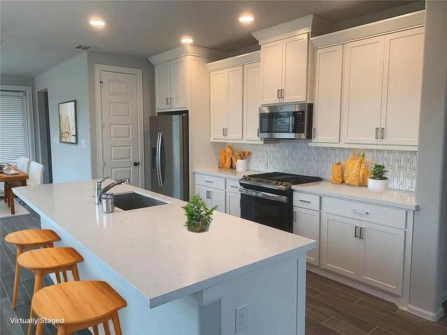 936 Azul Lagoon DR, Leander, TX 78641