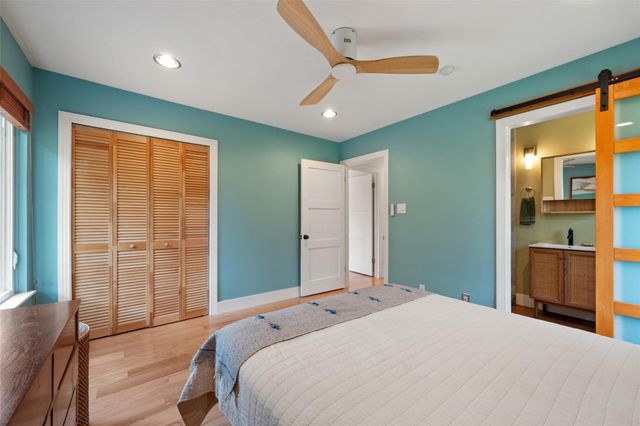 102 E Crestland DR, Austin, TX 78752