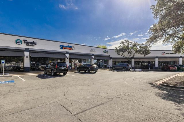 102 E Crestland DR, Austin, TX 78752