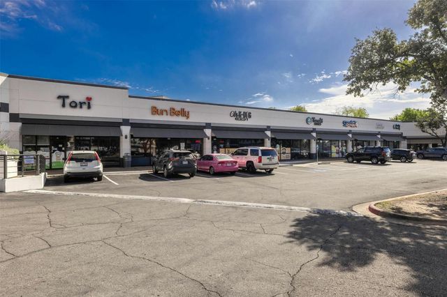 102 E Crestland DR, Austin, TX 78752