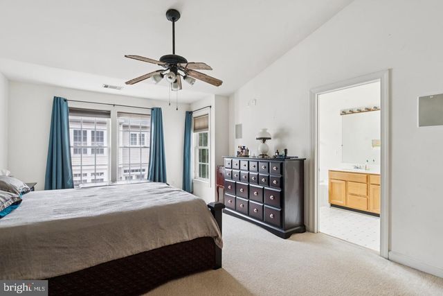 4322 THOMAS BRIGADE LN, Fairfax, VA 22033