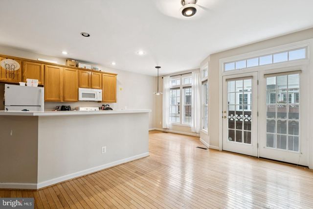4322 THOMAS BRIGADE LN, Fairfax, VA 22033