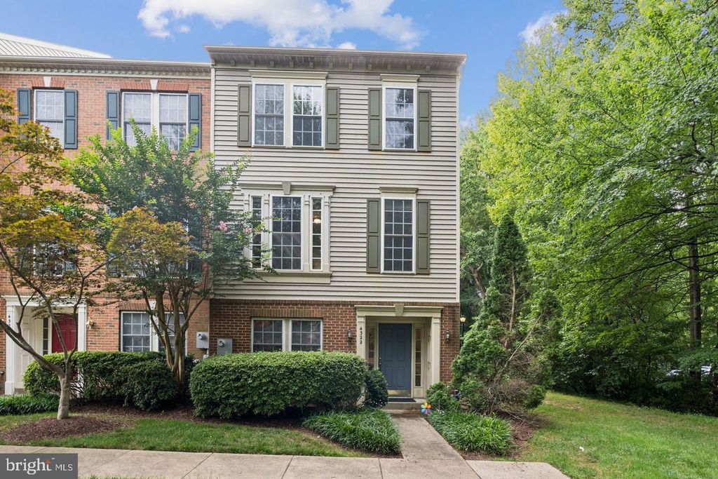 4322 THOMAS BRIGADE LN, Fairfax, VA 22033