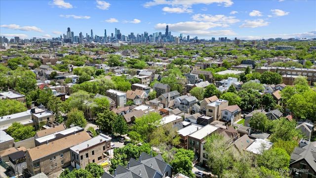 2233 W Shakespeare Avenue 1F, Chicago, IL 60647