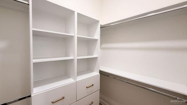2401 E Tamarindo Street, Hidalgo, TX 78557
