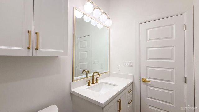 2401 E Tamarindo Street, Hidalgo, TX 78557