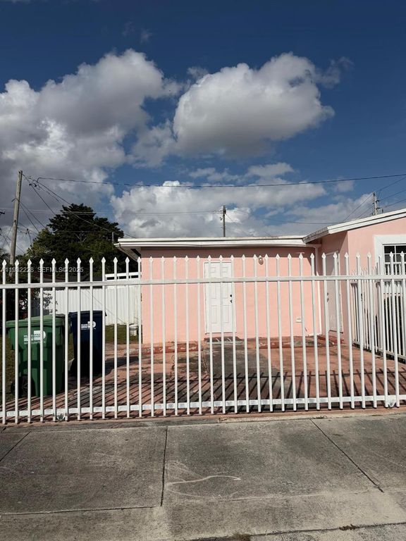 3650 SW 92nd Ave 2, Miami, FL 33165