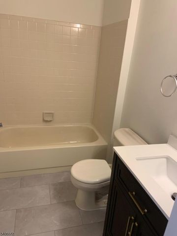 1109 Pinhorn Dr, Bridgewater Twp., NJ 08807