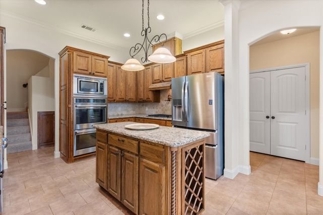7332 Granville Drive, Mansfield, TX 76063