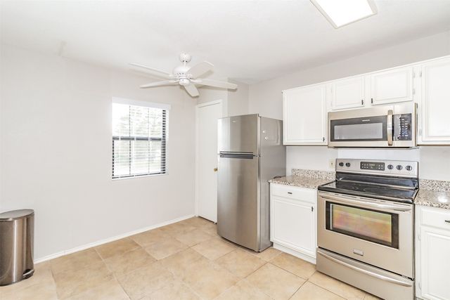 4637 Feathercrest Drive, Fort Worth, TX 76137