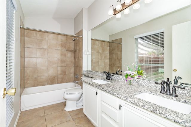 4637 Feathercrest Drive, Fort Worth, TX 76137