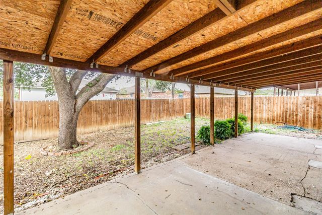 4637 Feathercrest Drive, Fort Worth, TX 76137