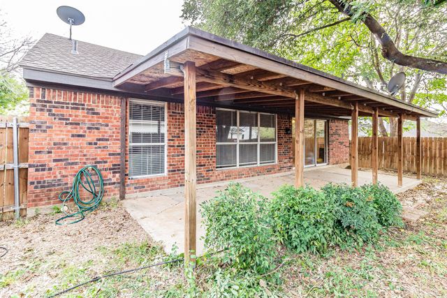 4637 Feathercrest Drive, Fort Worth, TX 76137