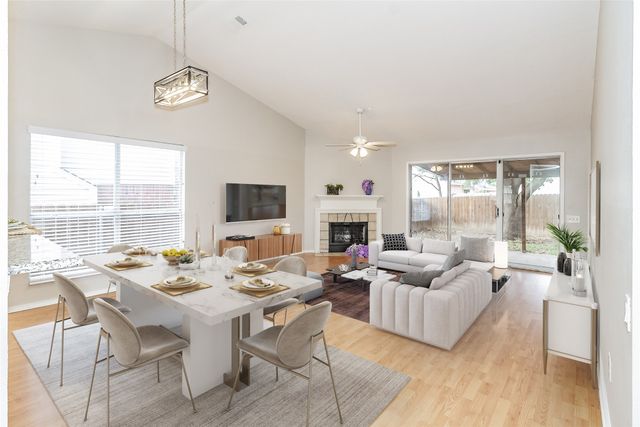 4637 Feathercrest Drive, Fort Worth, TX 76137