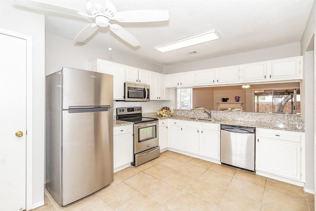 4637 Feathercrest Drive, Fort Worth, TX 76137