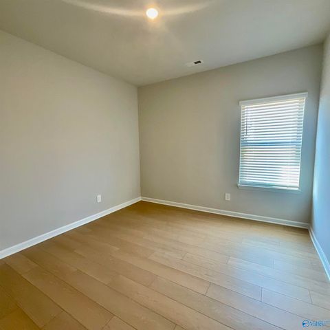 17801 Denham Circle, Athens, AL 35611