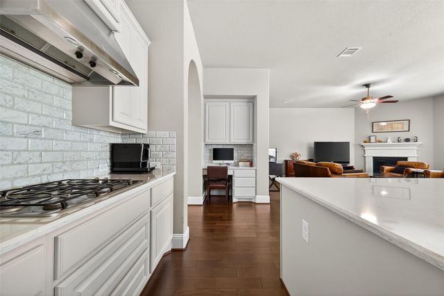 14 Cottage Glen Lane, Fulshear, TX 77441