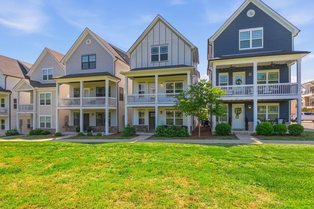 632 Parkvue Place Dr, Nashville, TN 37221