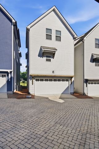 632 Parkvue Place Dr, Nashville, TN 37221