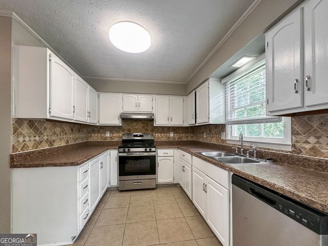 561 Chatham Trail, Jonesboro, GA 30238