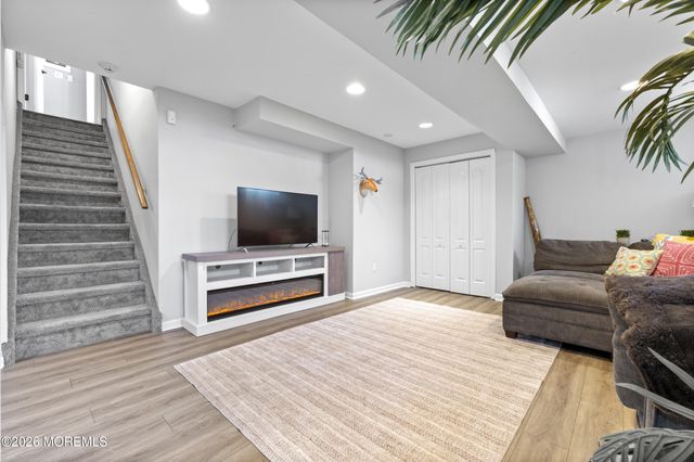 186 Tyrpak Road, Howell, NJ 07731