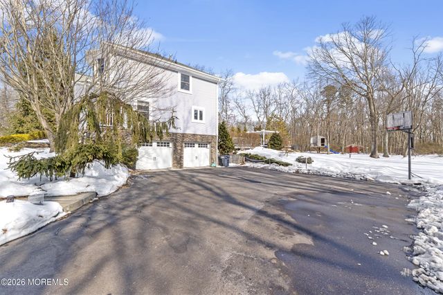 186 Tyrpak Road, Howell, NJ 07731