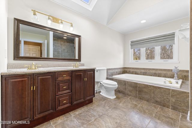 186 Tyrpak Road, Howell, NJ 07731