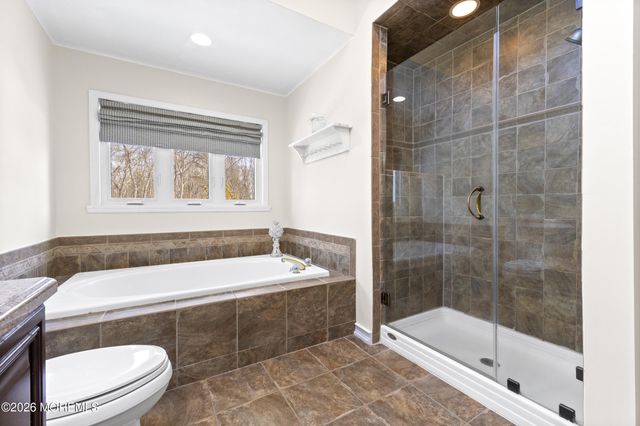 186 Tyrpak Road, Howell, NJ 07731