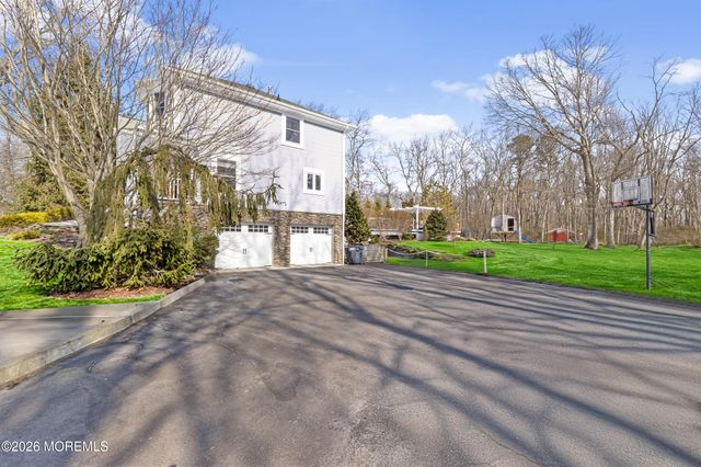 186 Tyrpak Road, Howell, NJ 07731