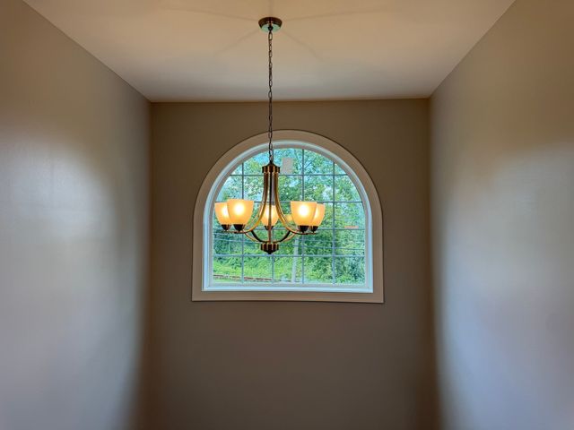 1 Old Fall River Rd, Dartmouth, MA 02747