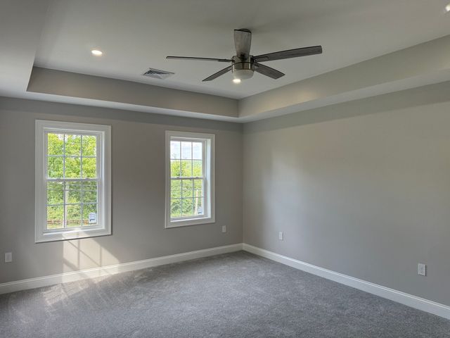 1 Old Fall River Rd, Dartmouth, MA 02747