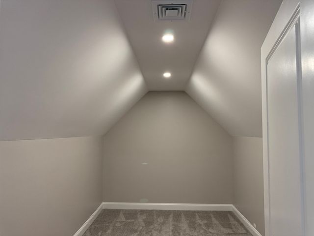 1 Old Fall River Rd, Dartmouth, MA 02747