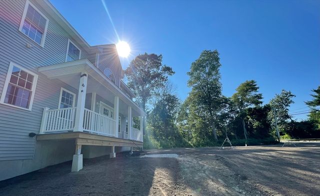 1 Old Fall River Rd, Dartmouth, MA 02747