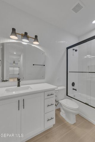 12805 Middlesbrough Avenue, El Paso, TX 79928